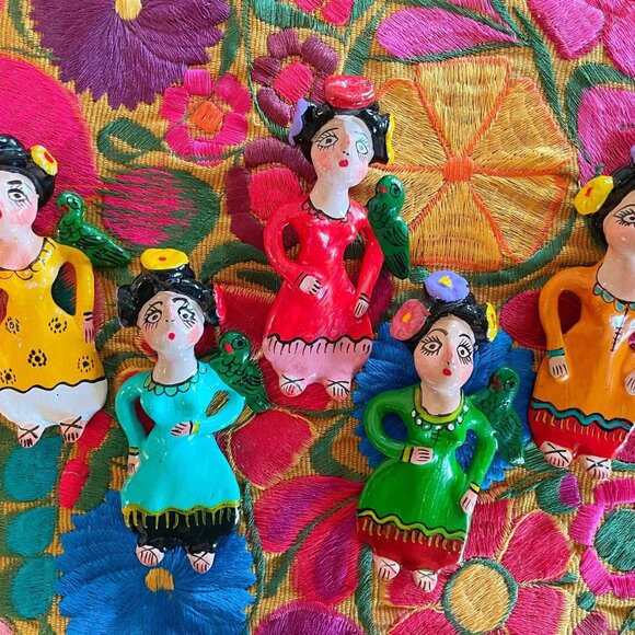 Frida Kahlo Clay Ornament, Parrot on Shoulder, New - Picture 1 of 9